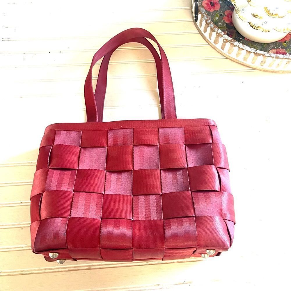 Harvey’s Dark Cherry Seatbeltbag